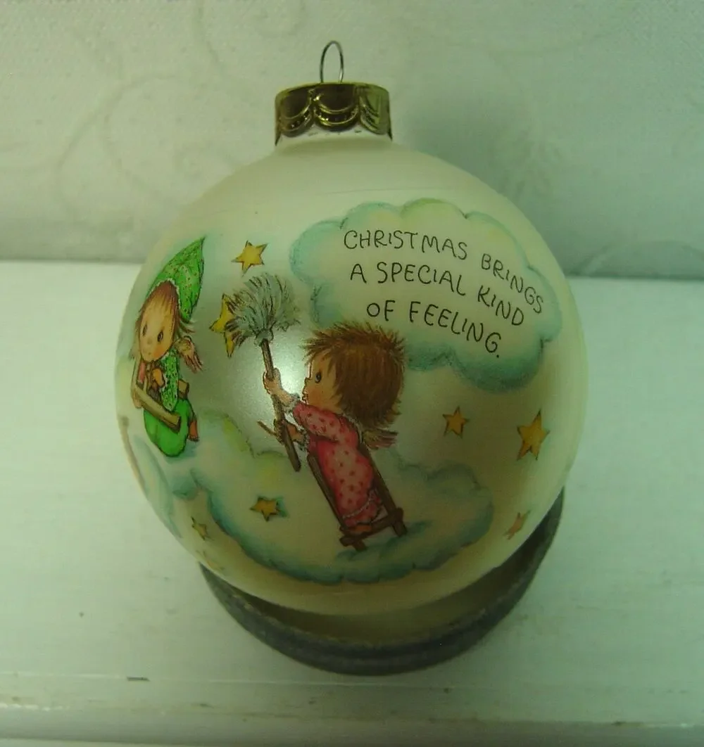 VINTAGE HALLMARK GLASS BALL ORNAMENT-BETSEY CLARK-1985-NO BOX